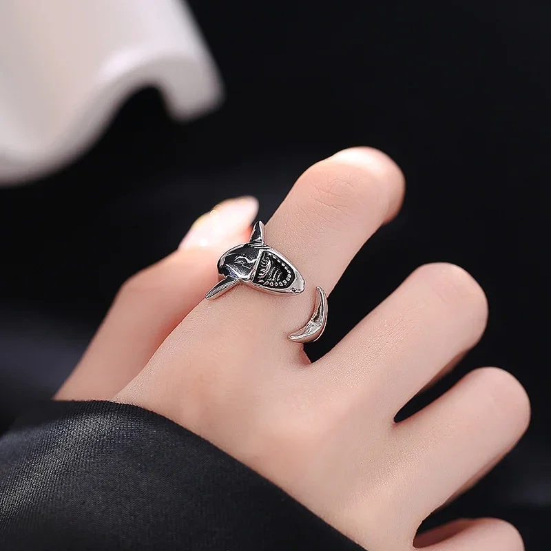 Great white shark ring