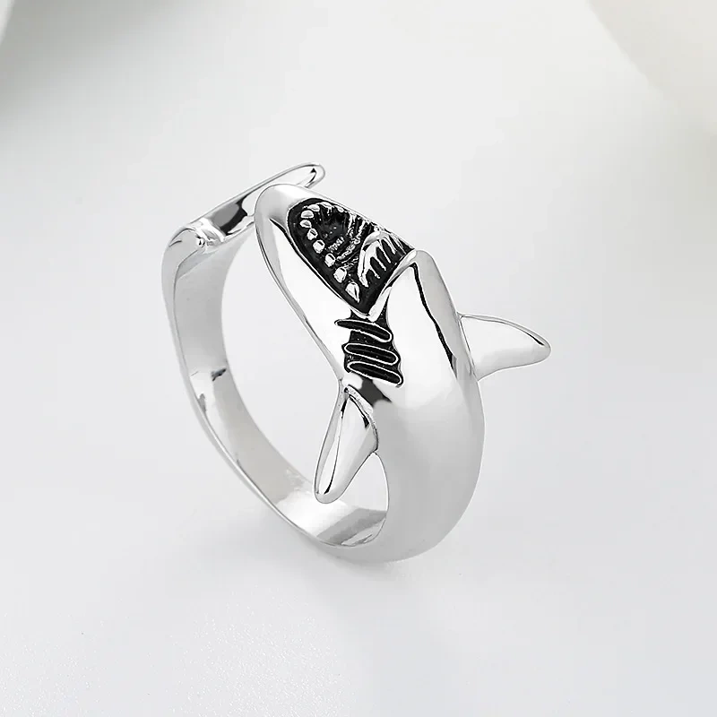 Great white shark ring