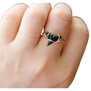 Shark tooth ring